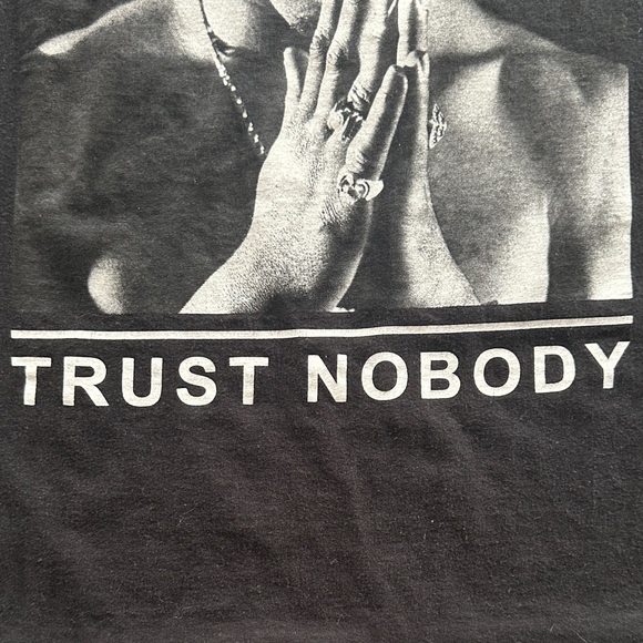 Trust Nobody Black Graphic Tee - Picture 4 of 5